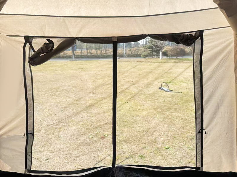 Tenda Kemah Mobil Dipasang di Belakang Tenda Kemah Mobil Dipasang di Belakang